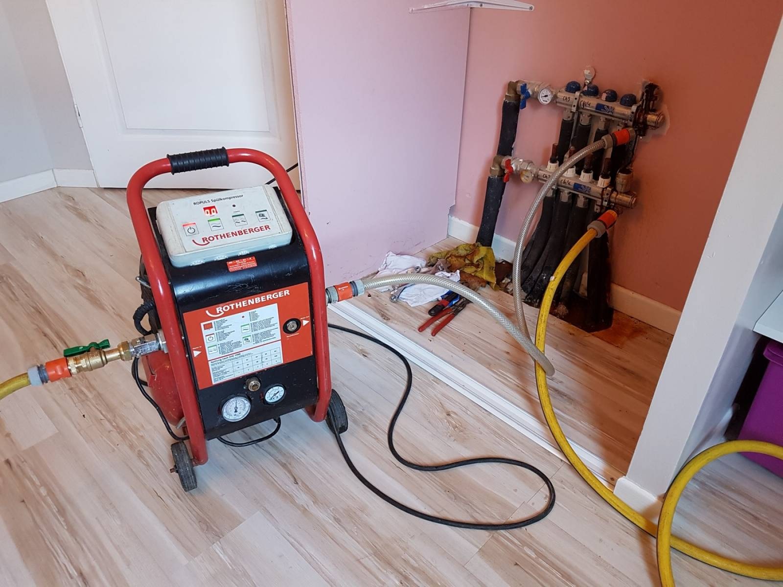 Üsküdar Acıbadem Vaillant Hermetik Şofben Kombi Bakımı